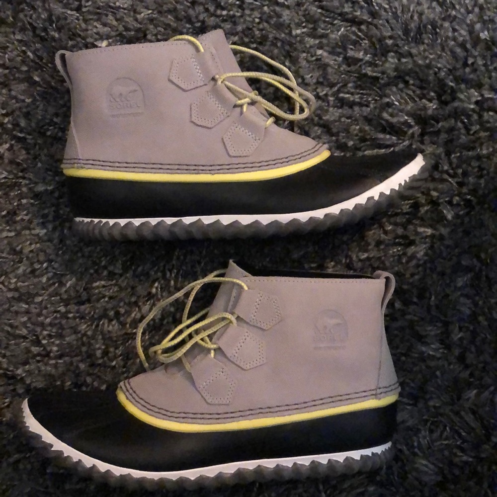 Sorel duck boots size 10